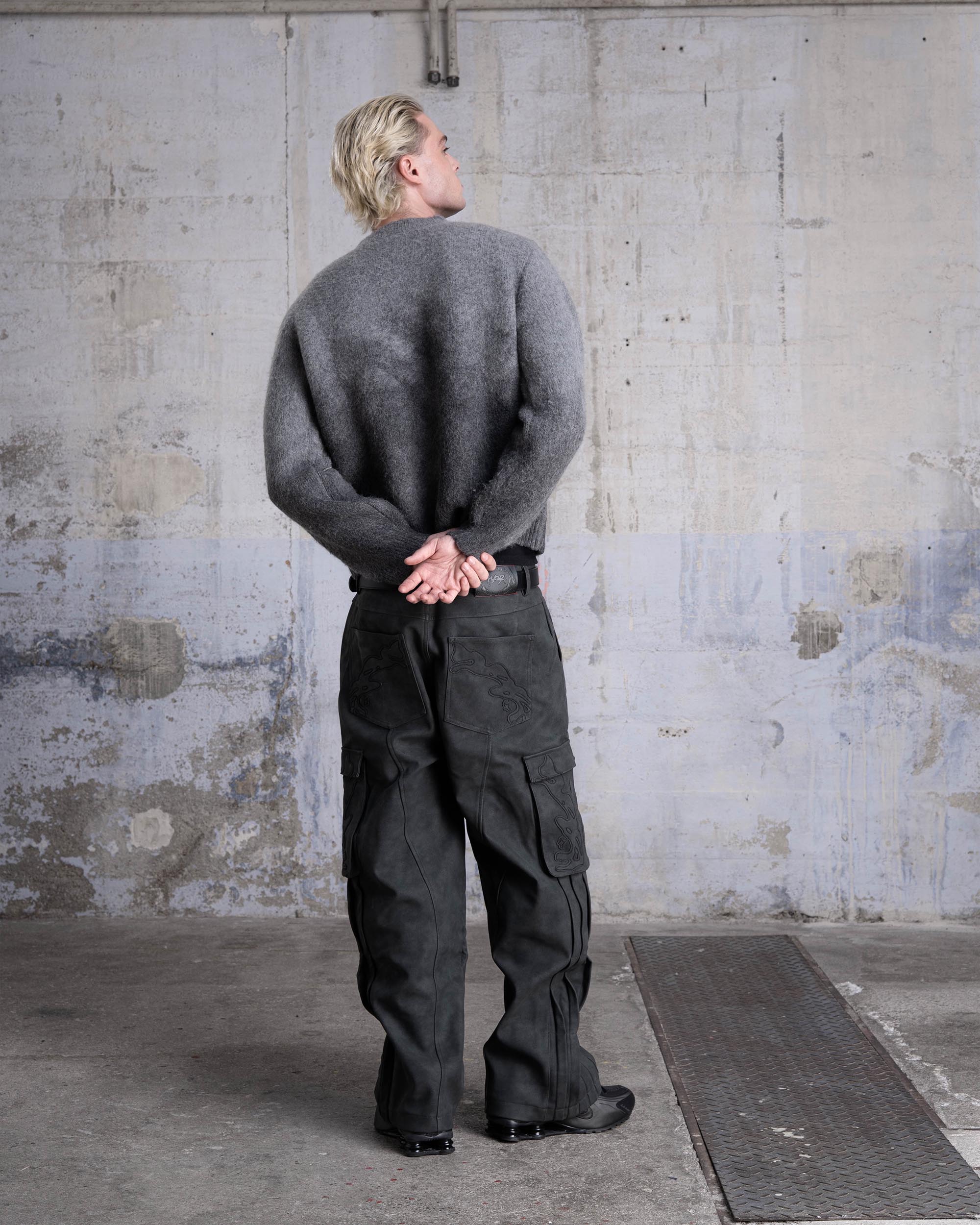 Faded "PUFFY" Knit - Gris foncé - Image 5