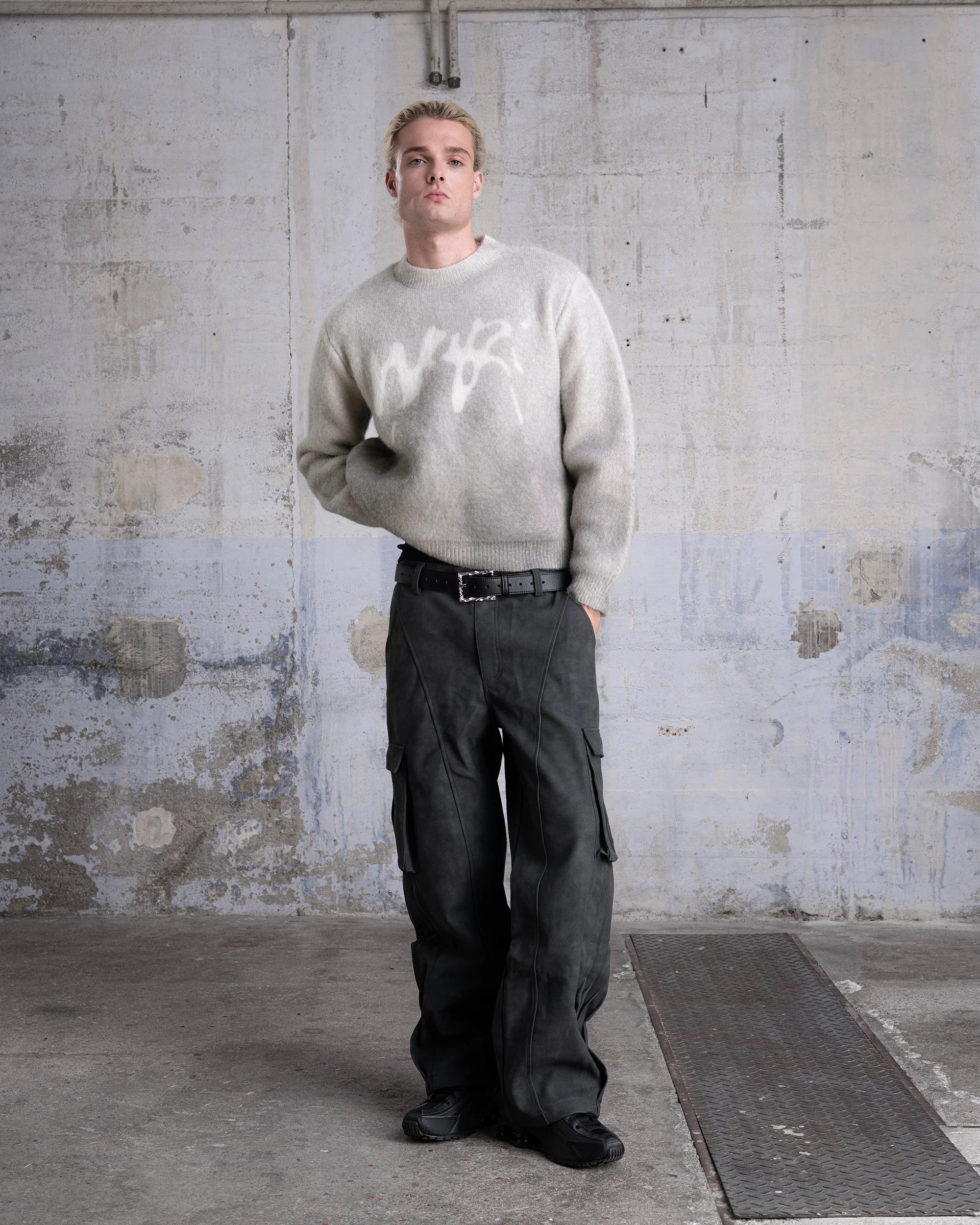 Faded "PUFFY" Knit - Greige - Image 3