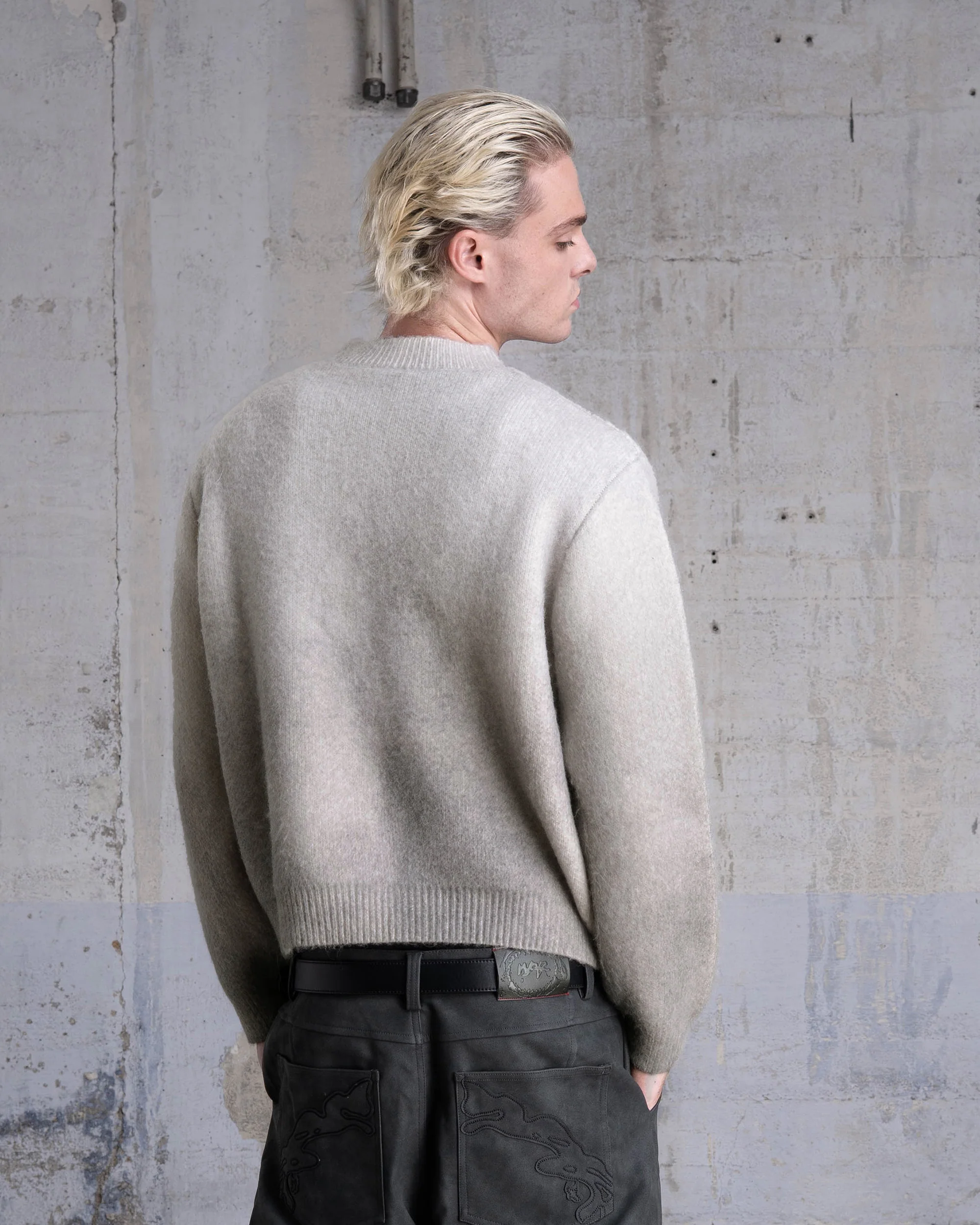 Faded "PUFFY" Knit - Greige - Image 4