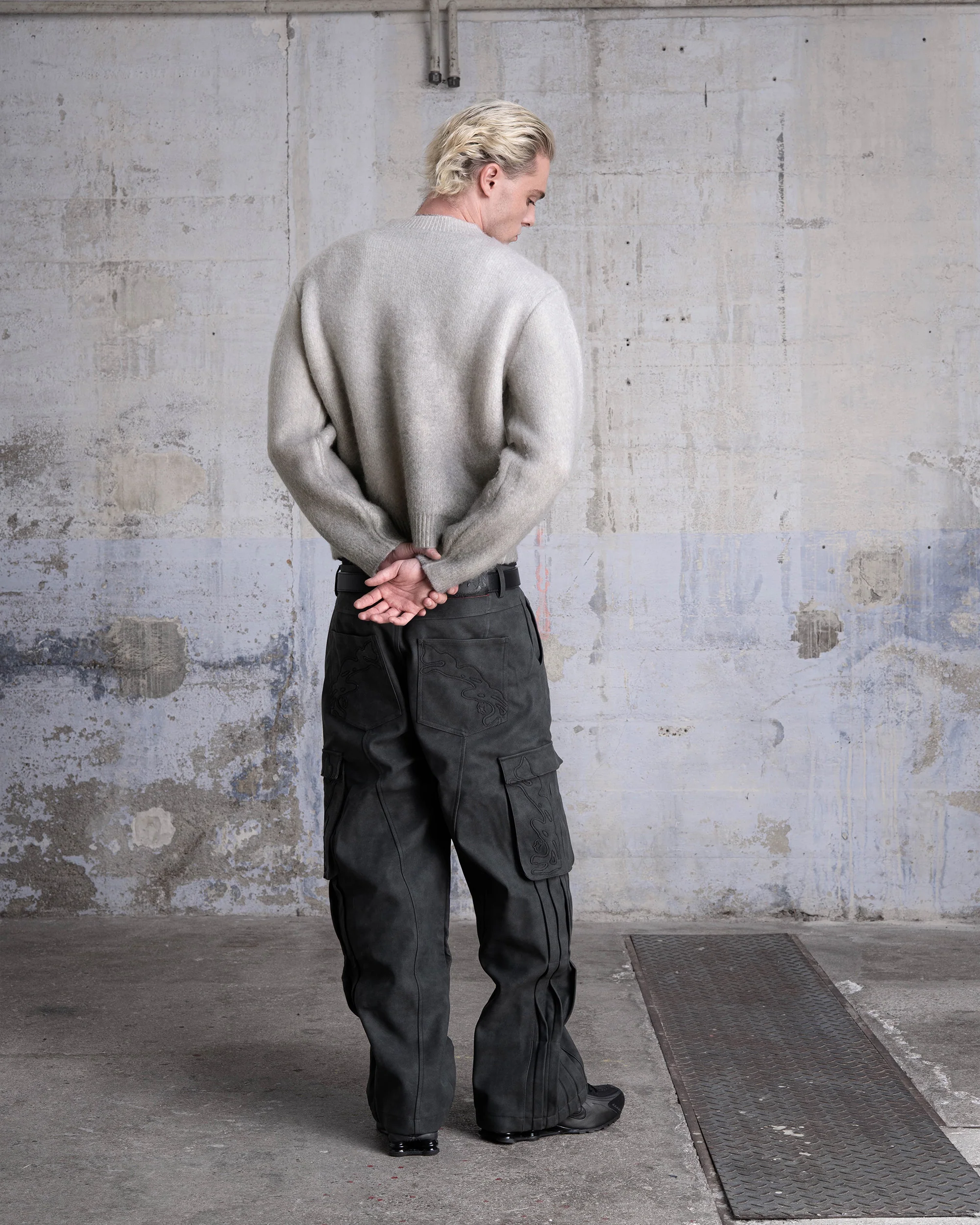 Faded "PUFFY" Knit - Greige - Image 5