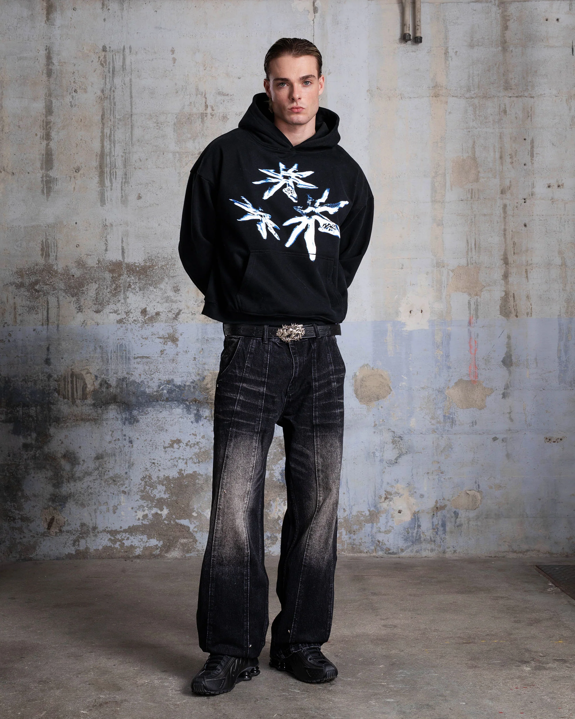 HOODIE "SHURIKEN" - BLACK - Image 2