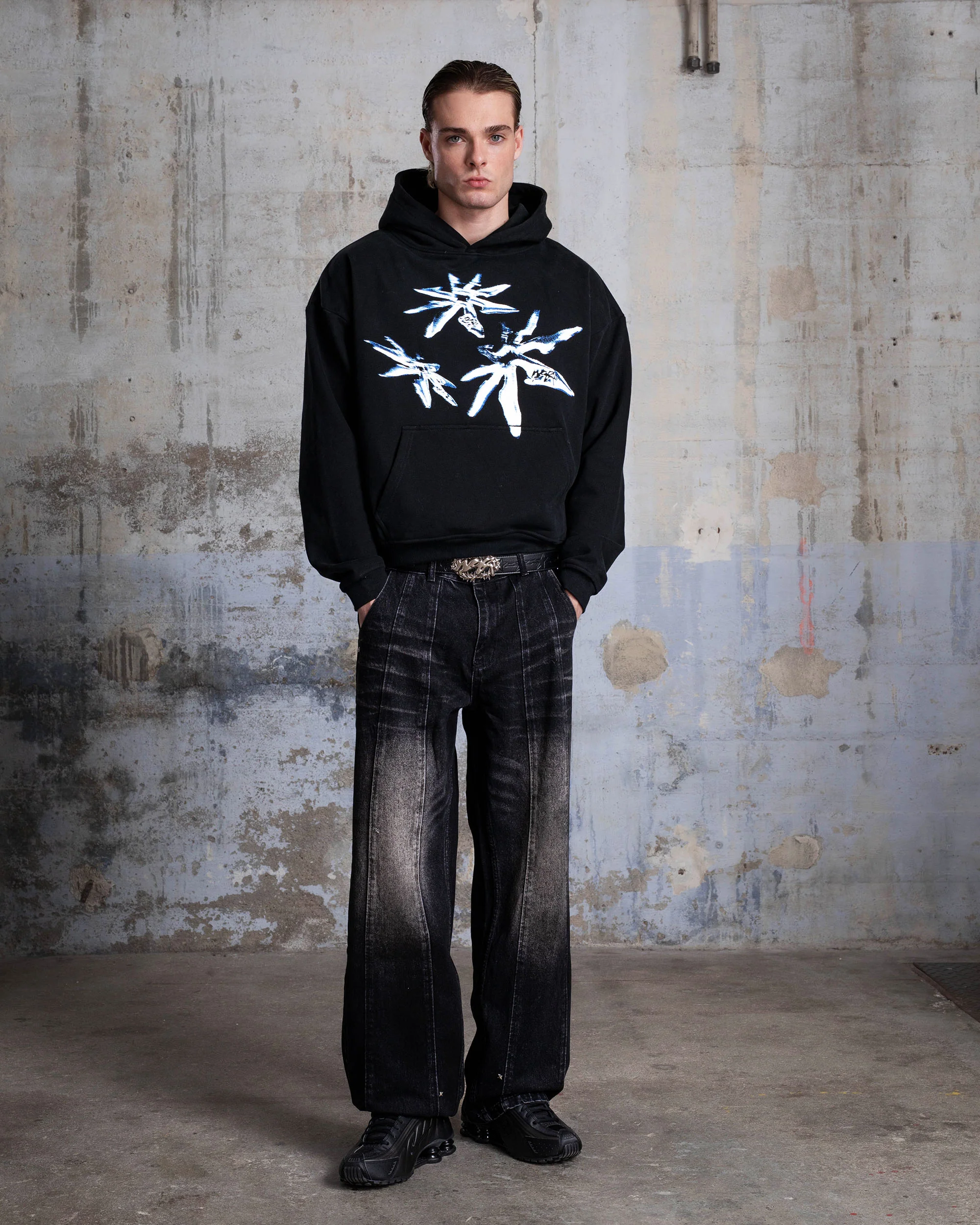 HOODIE "SHURIKEN" - BLACK - Image 4