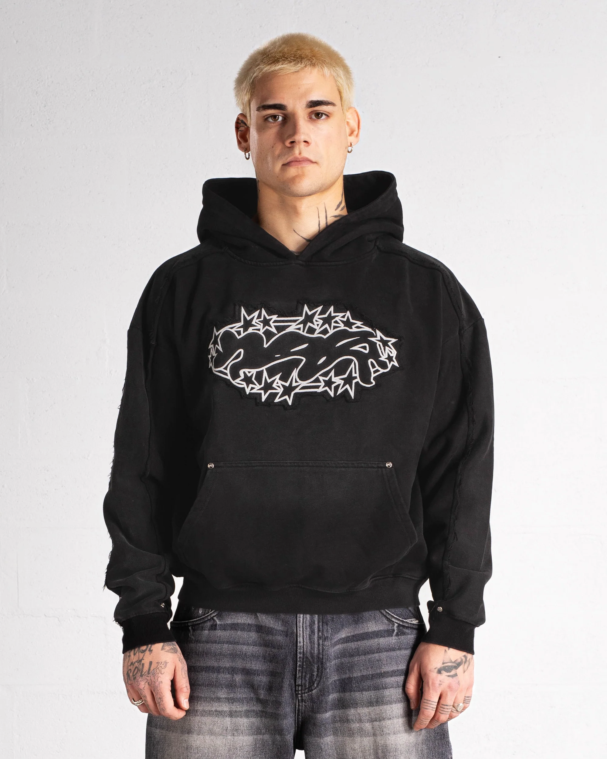Hoodie "SPIKES" - Noir délavé - Image 2