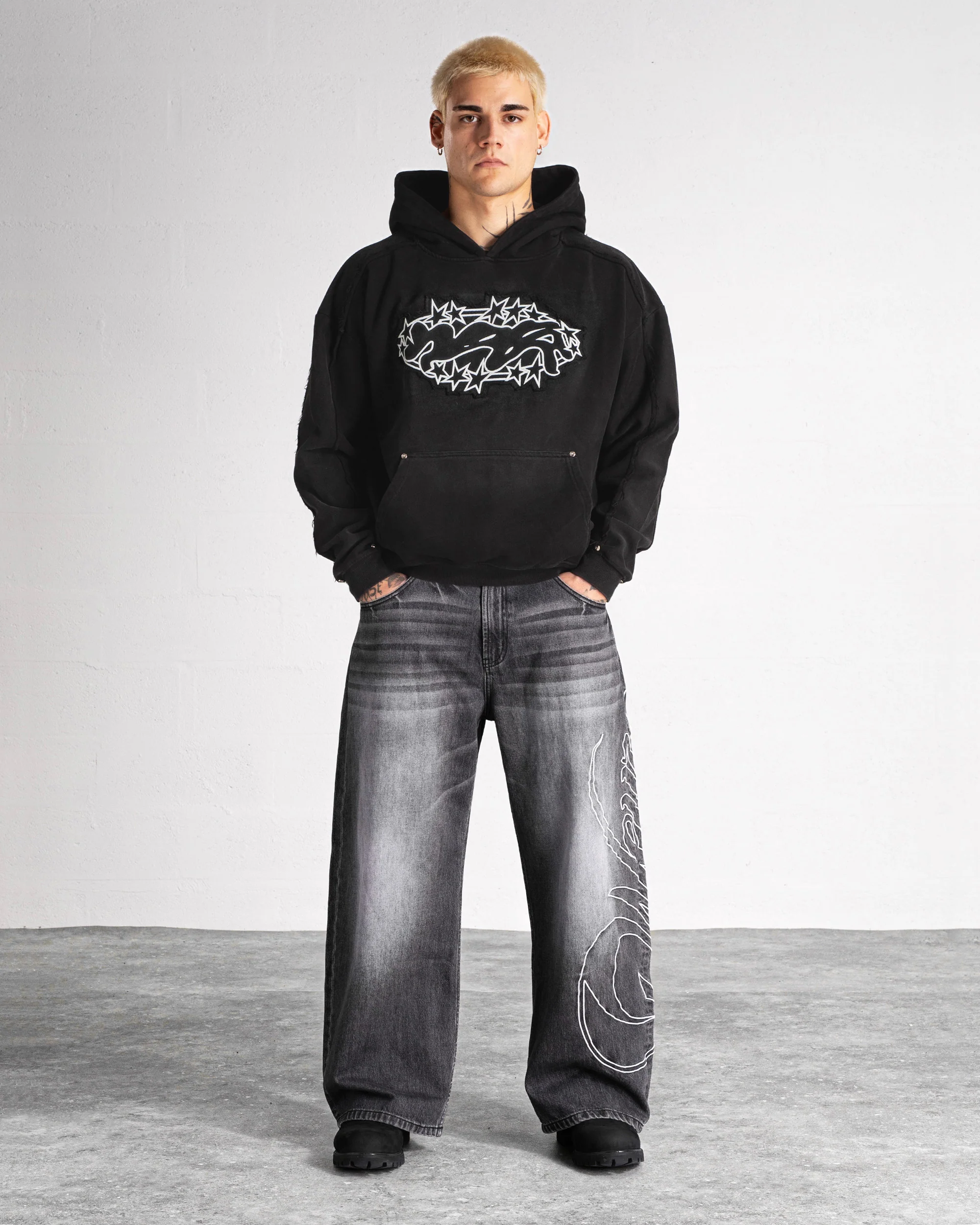 Hoodie "SPIKES" - Noir délavé - Image 3