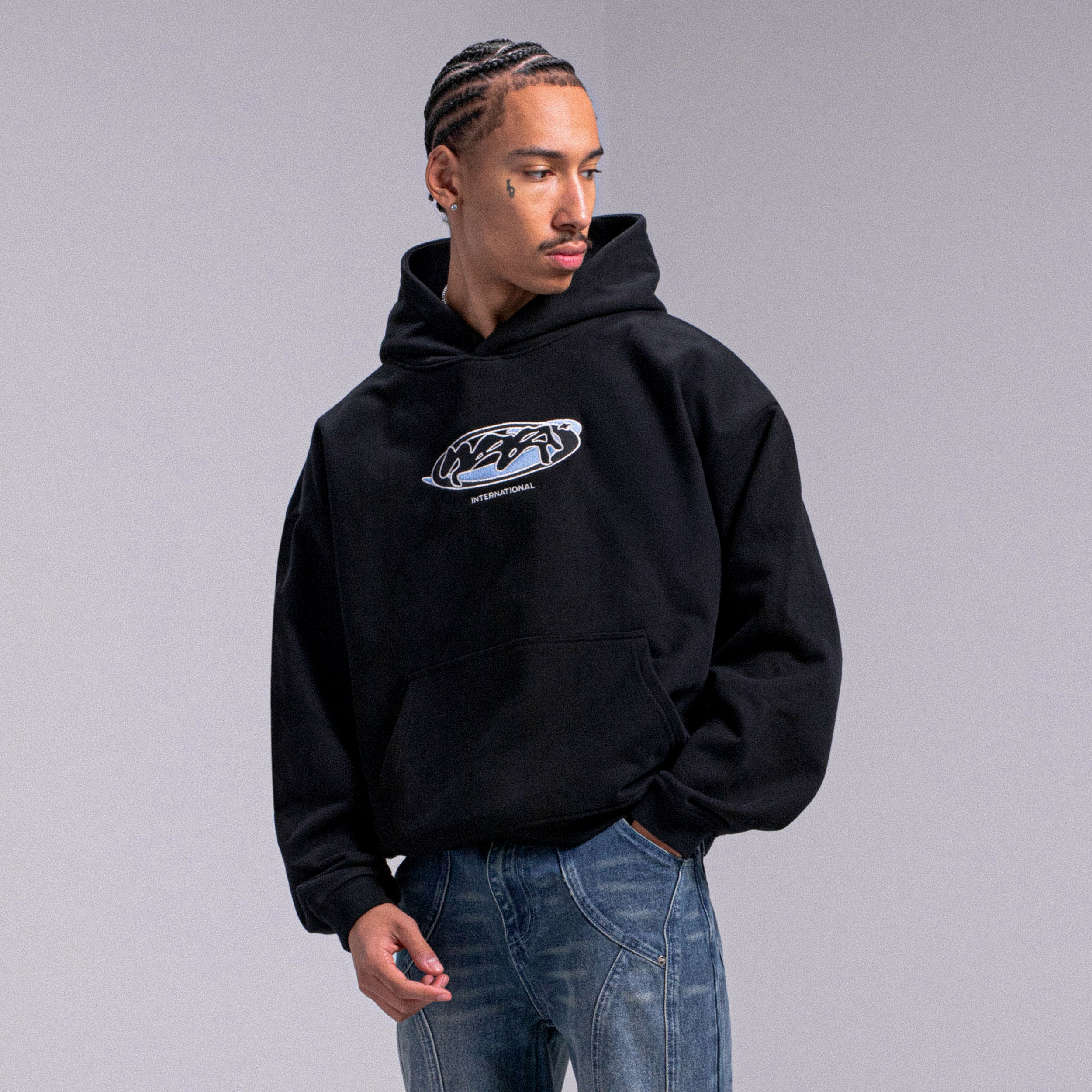 Hoodie brodé "WEYZ CORP" - Noir - Image 5